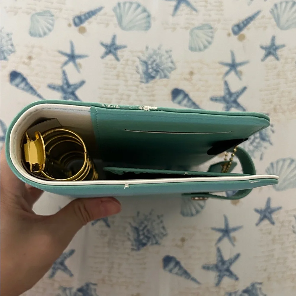 Aqua Planner with Snap Closure
